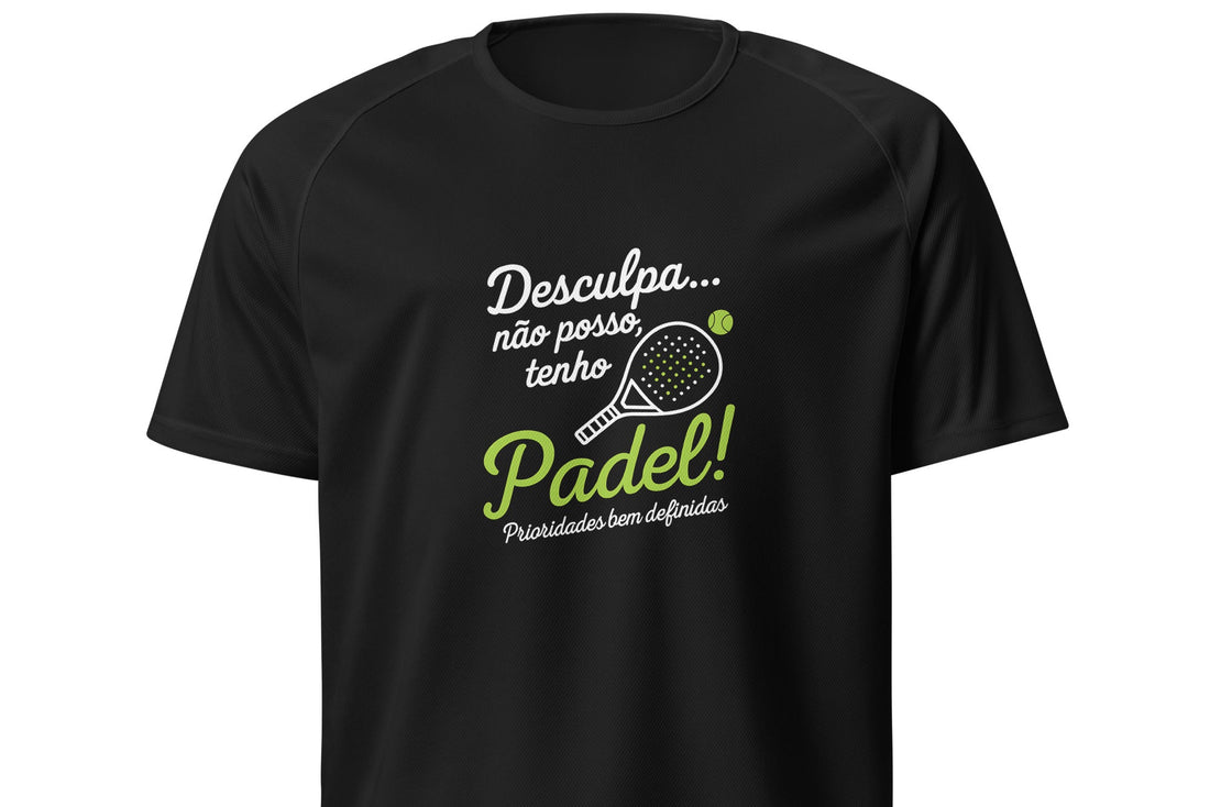 Design moderno com a frase "Desculpa... Não Posso, Tenho Padel!" acompanhada por uma ilustração de uma raquete e bola de padel em destaque.