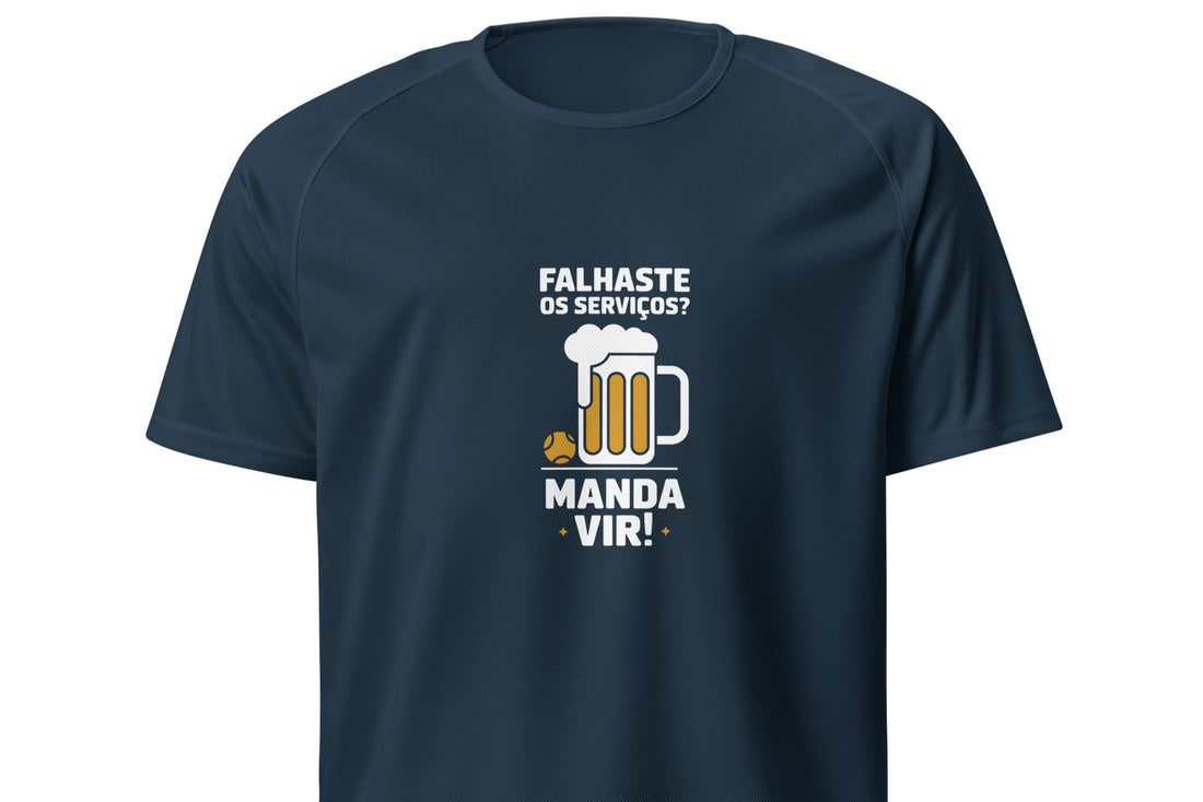 Design divertido com um copo de cerveja, uma bola de padel e o texto "Falhaste os Serviços? Manda Vir!", em estilo descontraído e humorístico.